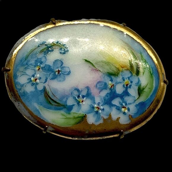 Antique Edwardian painted blue forget me not  oval porcelain gilt edged pin - Picture 1 of 6